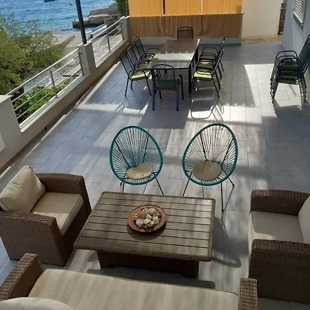 House * Celina
